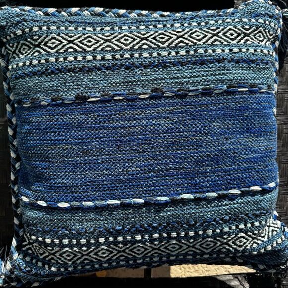 SURYA Trenza 20” x 20” cotton Blue and Black southwest Throw Pillow EUC - Picture 5 of 6